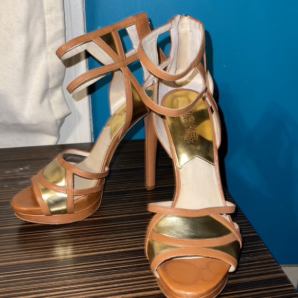 Brown Micheal Kors heels!!! - Picture 10 of 10